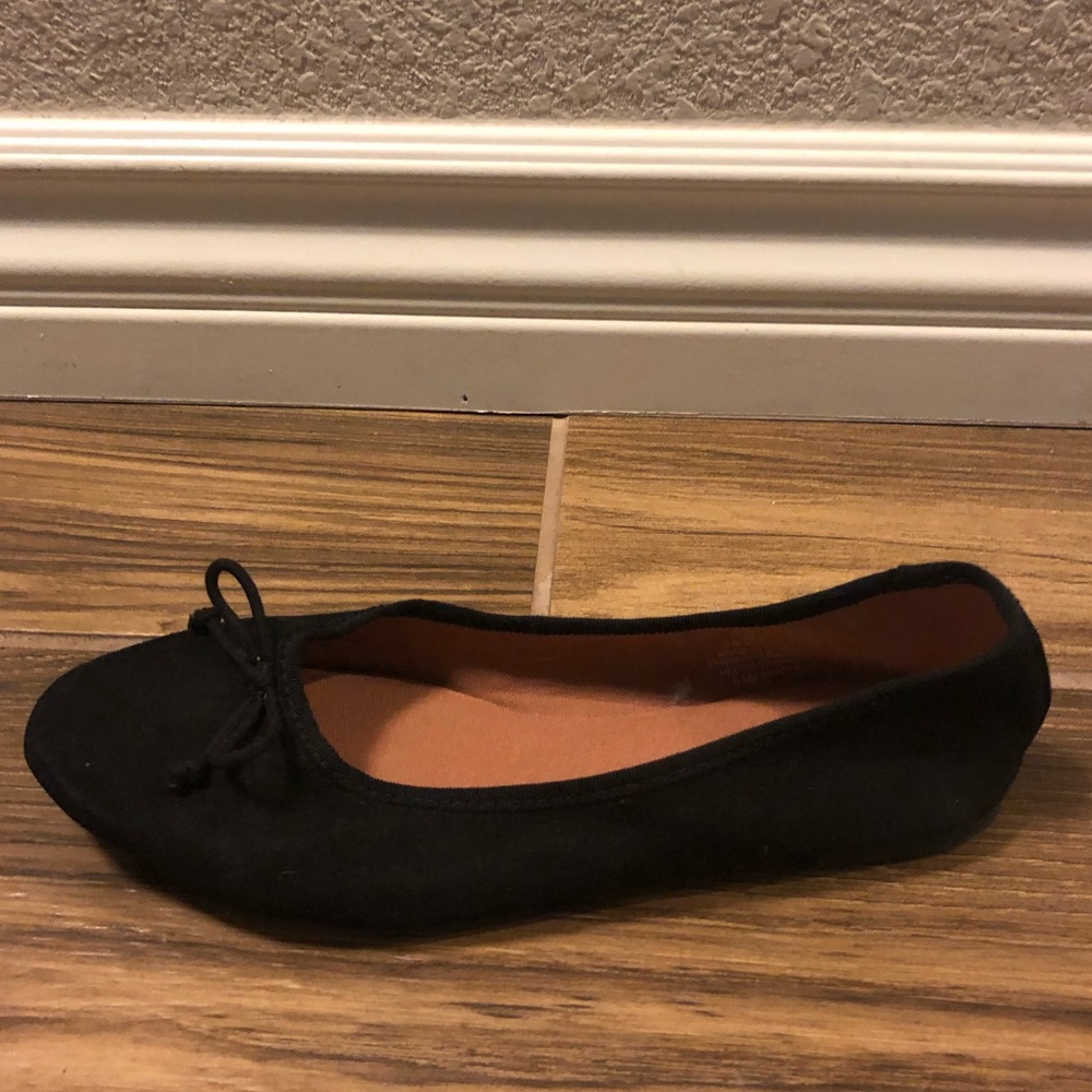 H&M Flats - Picture 3 of 5